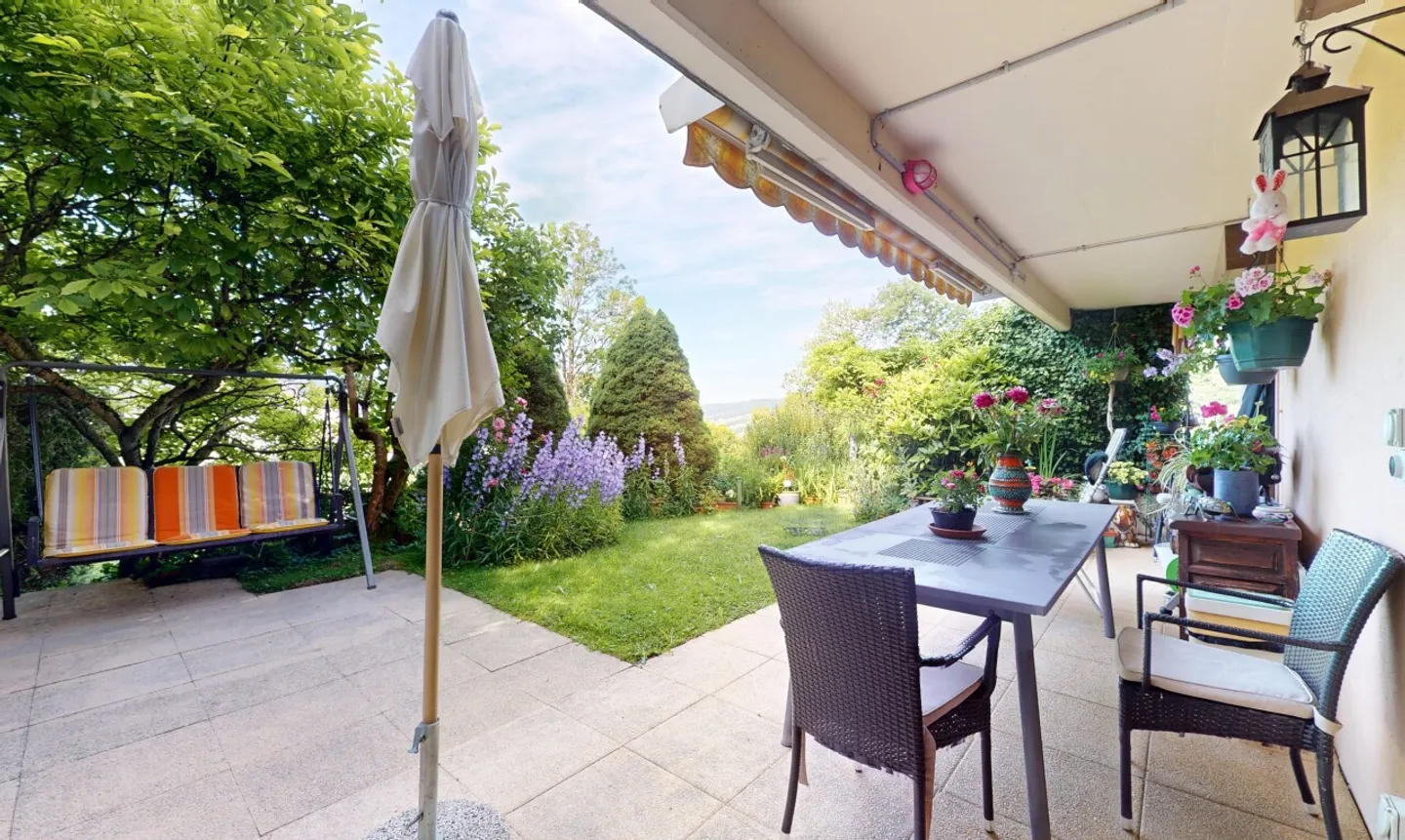 Appartamento 4,5 locali con giardino, vista montagna e garage - Foto 2 di 11