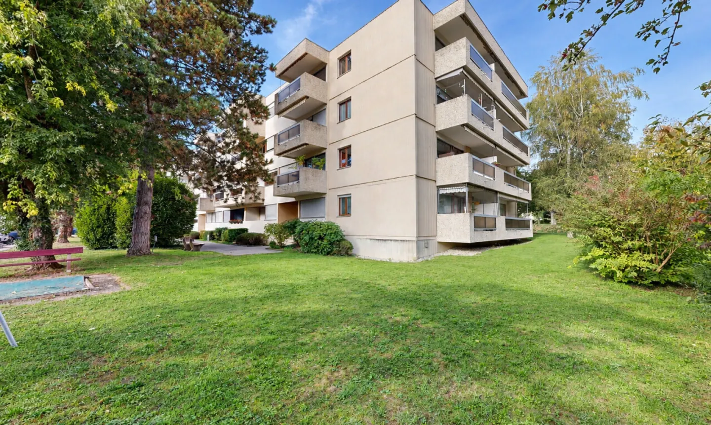 3.5-room penthouse with two balconies, very well located - Photo 1 of 11