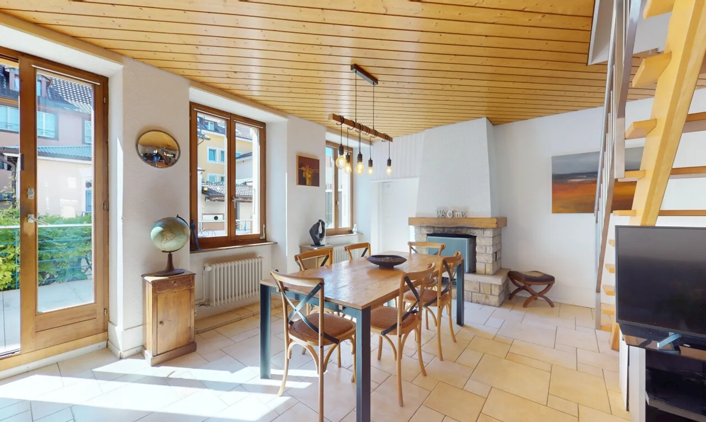 Stunning renovated terraced house in the heart of the village - Photo 2 of 11