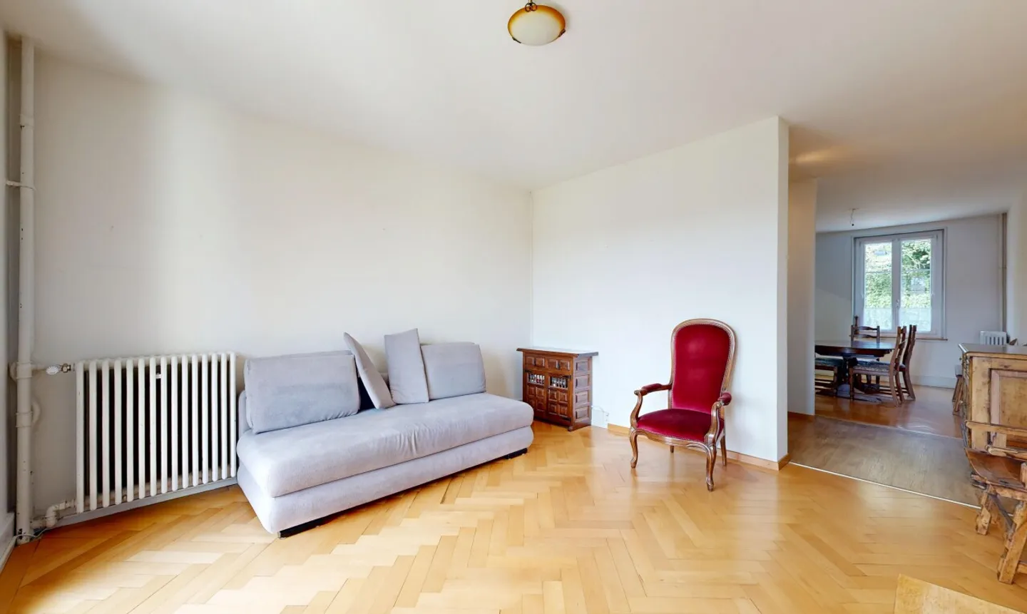 Spacious 2.5 rooms with large garage - Photo 8 of 11