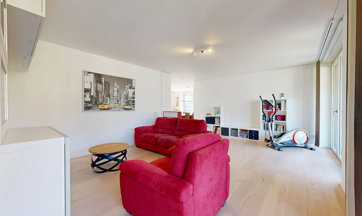 Spacious living with high quality of life - Photo 8 of 11