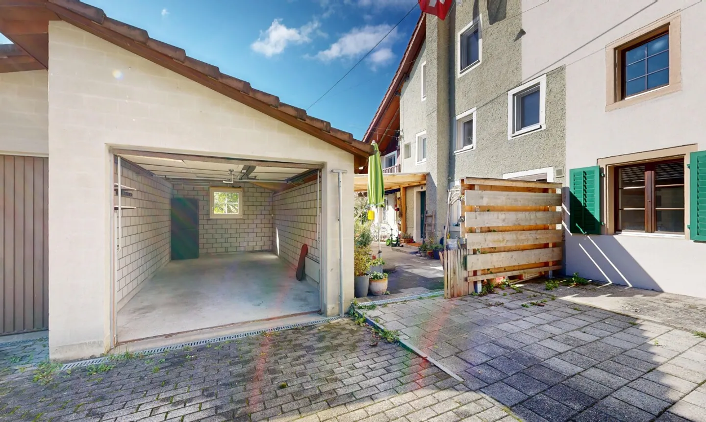 Incantevole casa con 4 camere e grande giardino separato - Foto 9 di 11