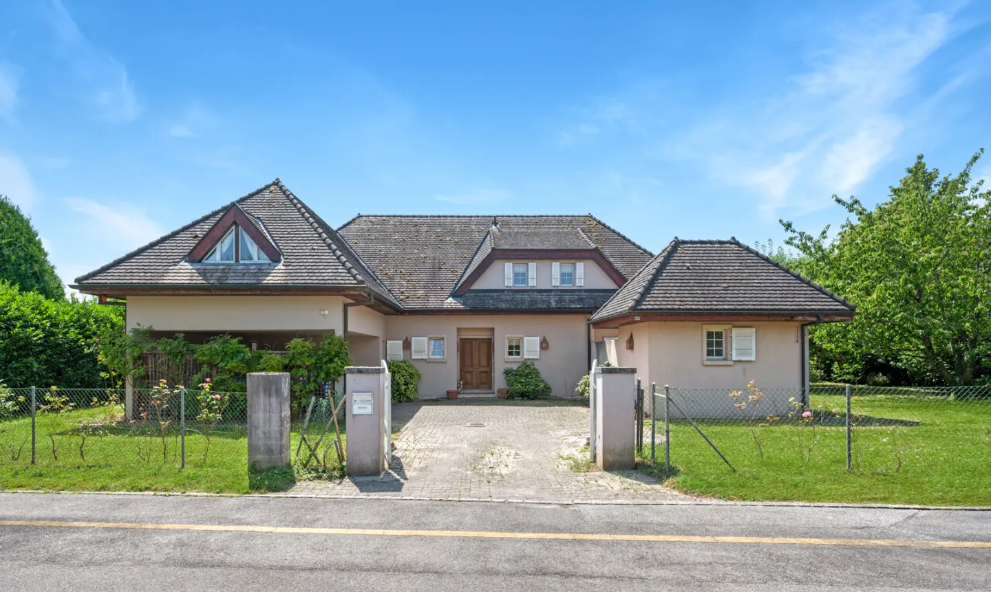 Exceptional Villa in Tannay: Space, Well-being, and Elegance - Photo 2 of 11