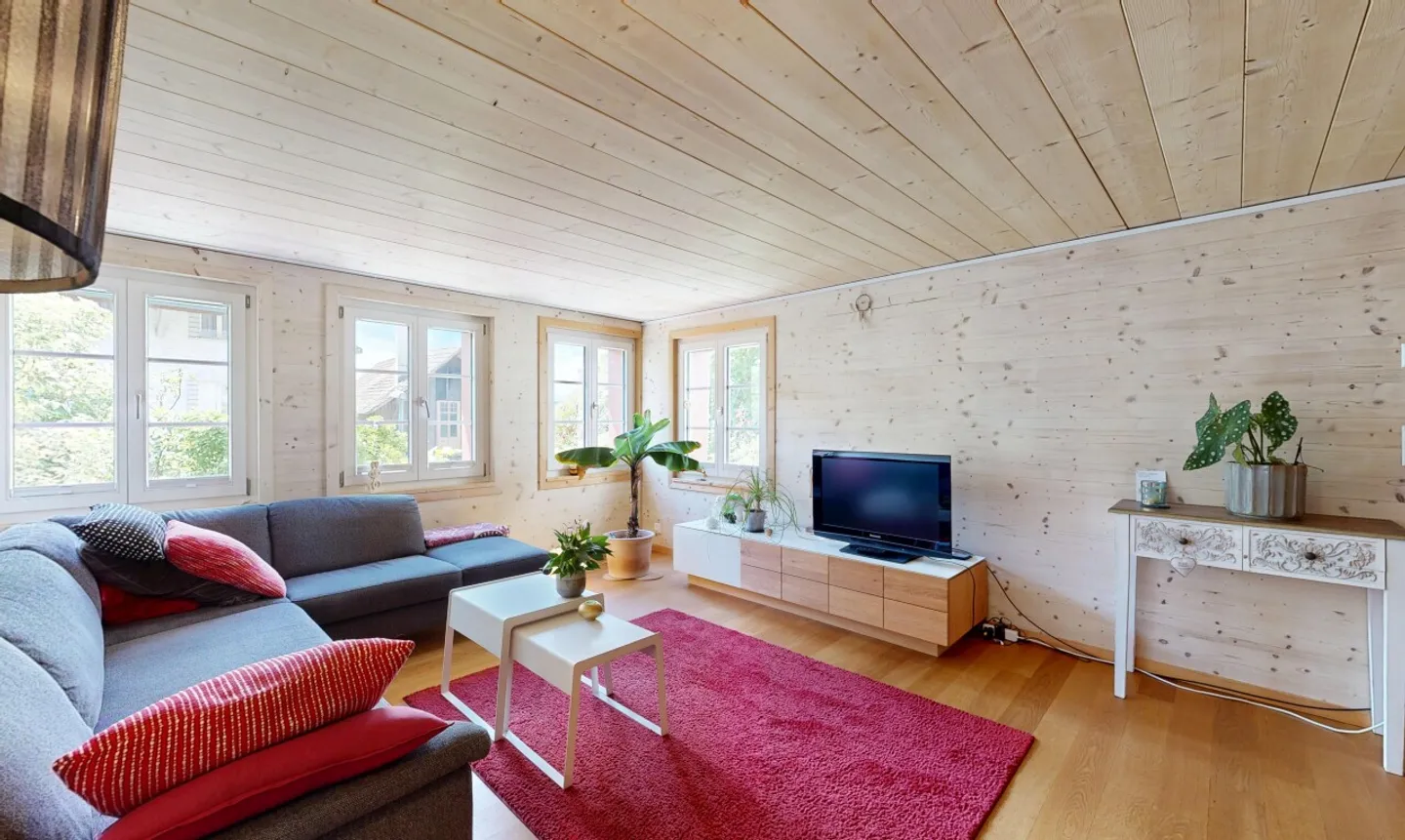 Light-flooded 5.5-room house with plenty of space in Mettmenstetten - Photo 4 of 11