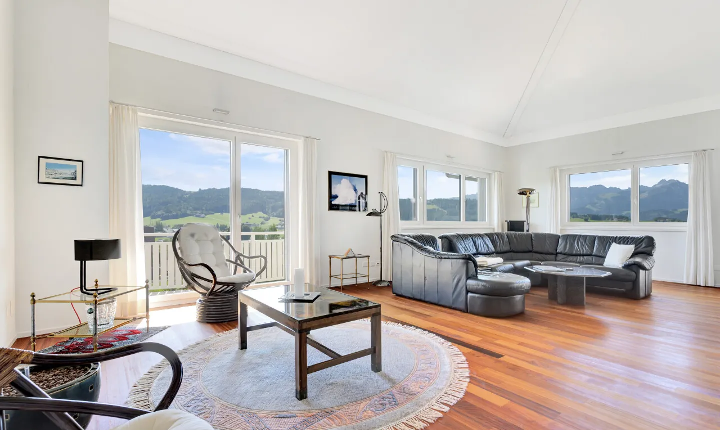 Exklusive Villa mit spektakulärer Weitsicht und gehobenem Ausbau - Foto 4 di 11