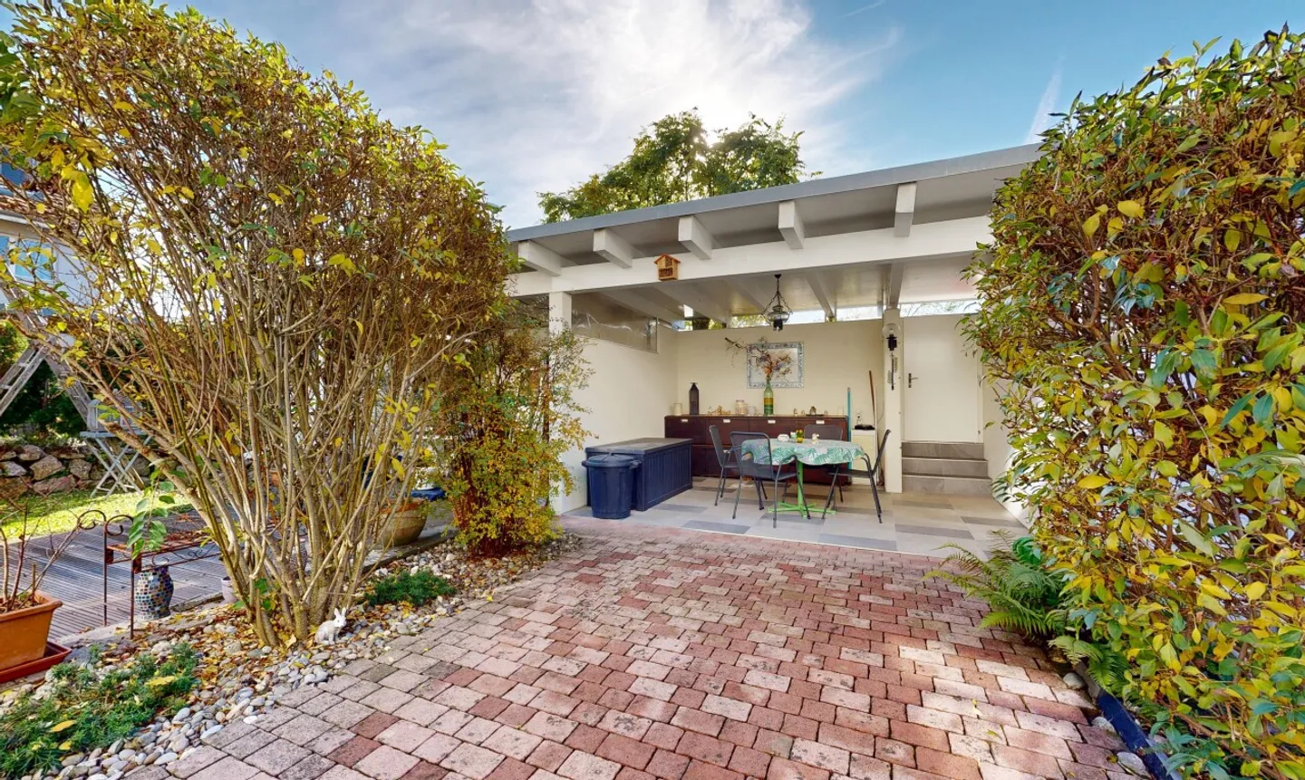 Casa a schiera spaziosa con galleria e materiali eleganti - Foto 7 di 11