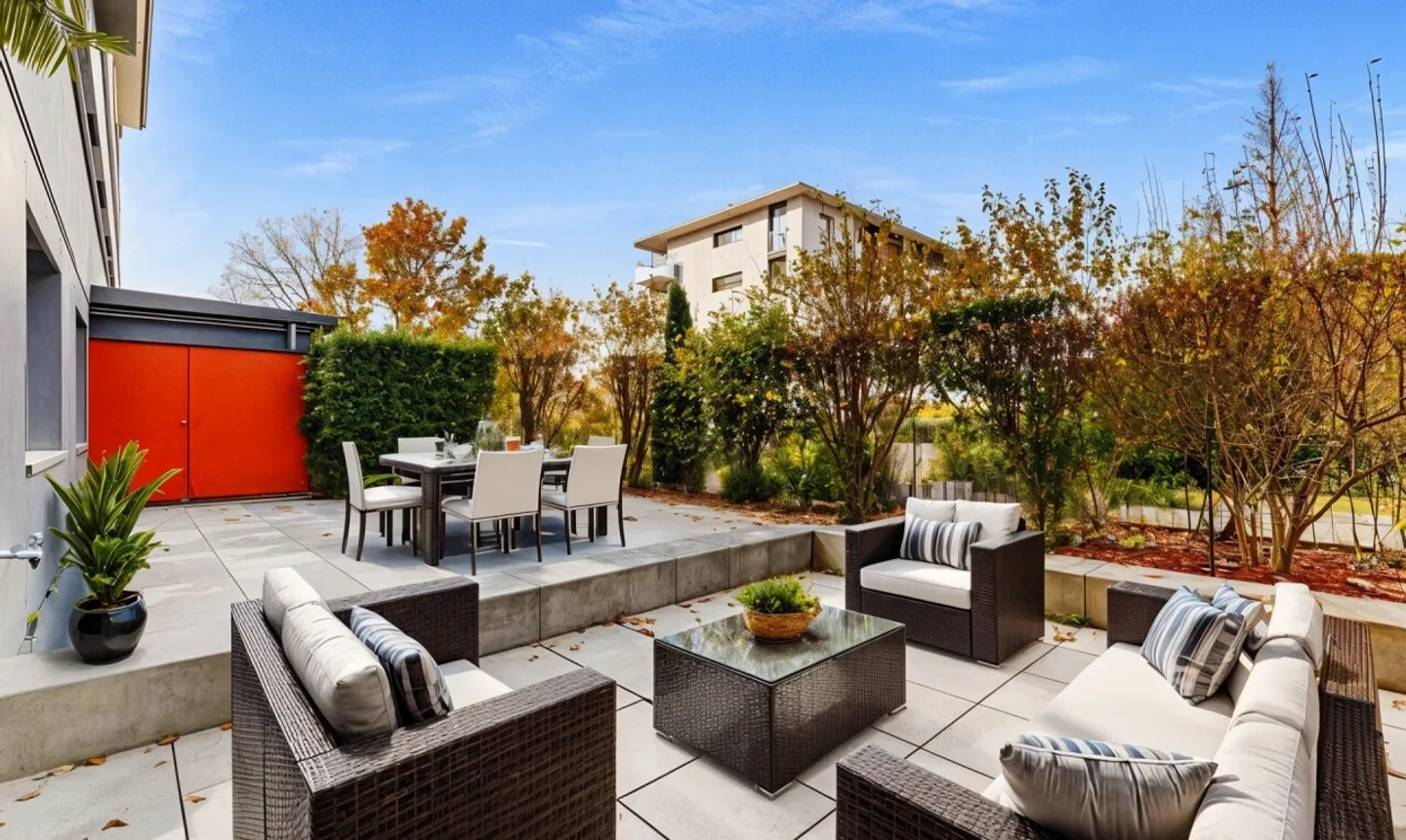 Bright apartment with large terrace - Photo 1 of 11