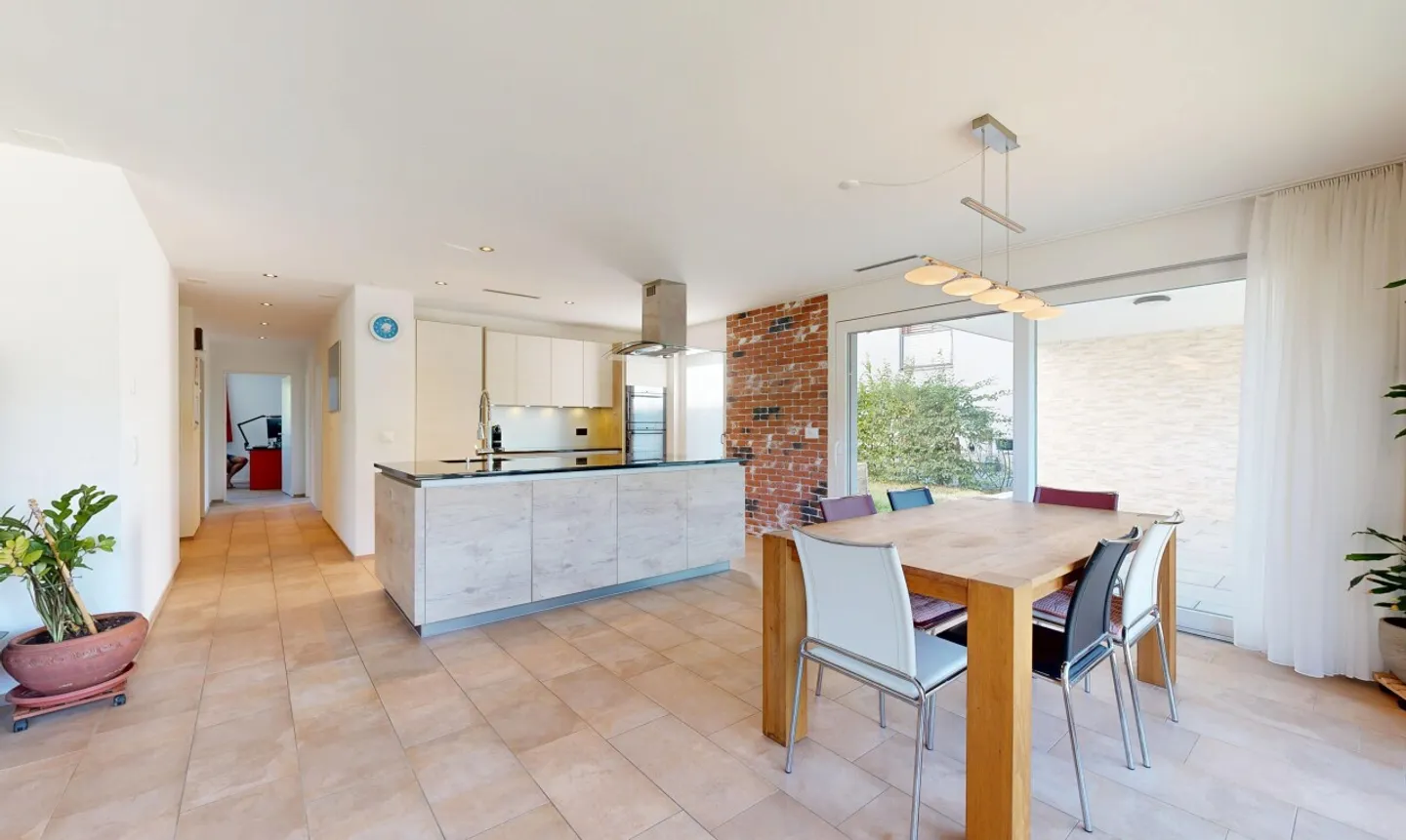 Modern 4.5-room garden apartment with spacious terrace - Photo 2 of 11