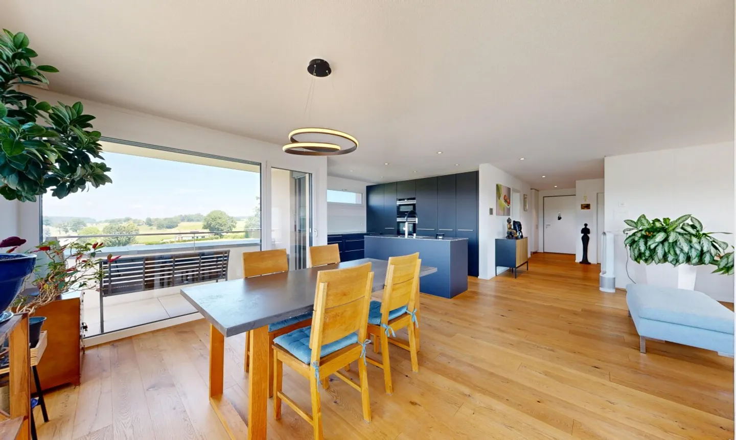 Exceptional penthouse with panoramic terrace between Fribourg and Bern - Photo 3 of 11