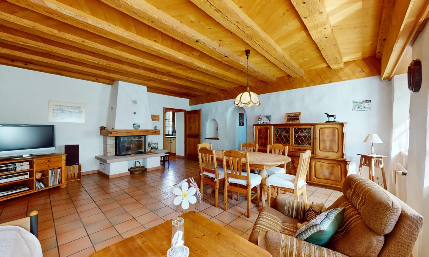 Magnifique ferme avec grange aménageable et terrain à bâtir à Court - Photo 5 sur 13