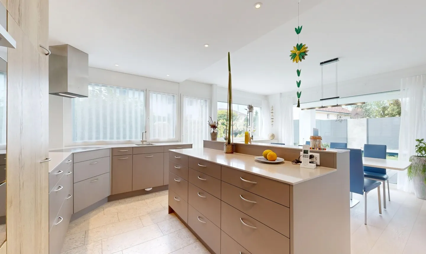 Maison individuelle exclusive, presque neuve de 7,5 pièces avec vue dégagée - Photo 8 sur 11