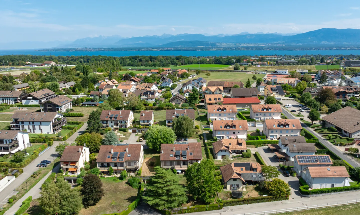 Duplex attico ristrutturato in Terre Sainte con volumi generosi - Foto 2 di 11