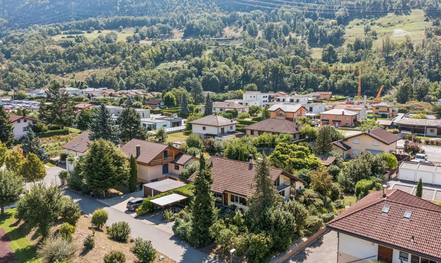 Magnifique propriété avec grand terrain à Chalais - Photo 2 sur 11