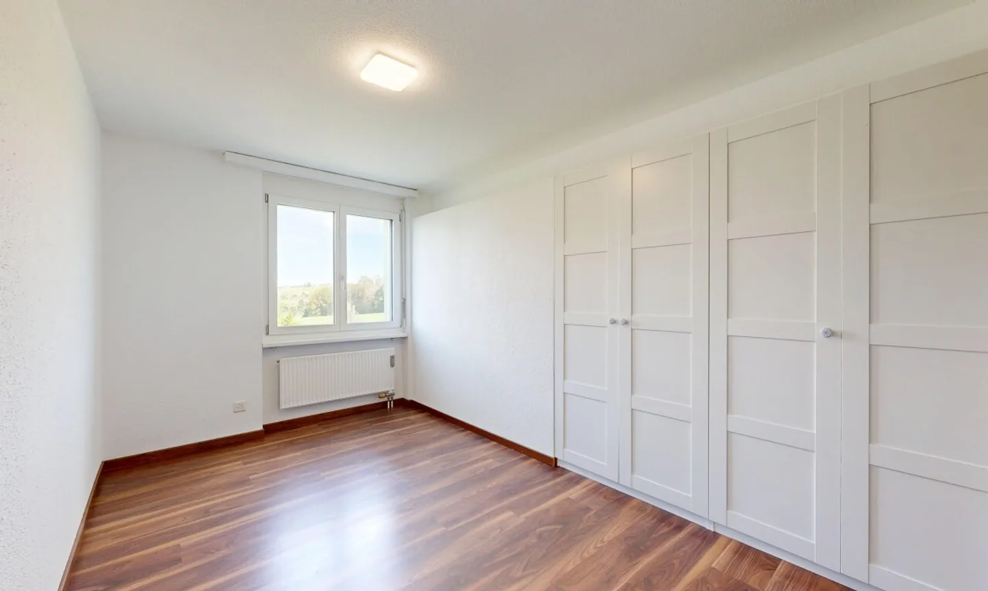 Grosszügige 5.5-Zimmerwohnung mit 2 Balkonen und Lift - Photo 8 of 11