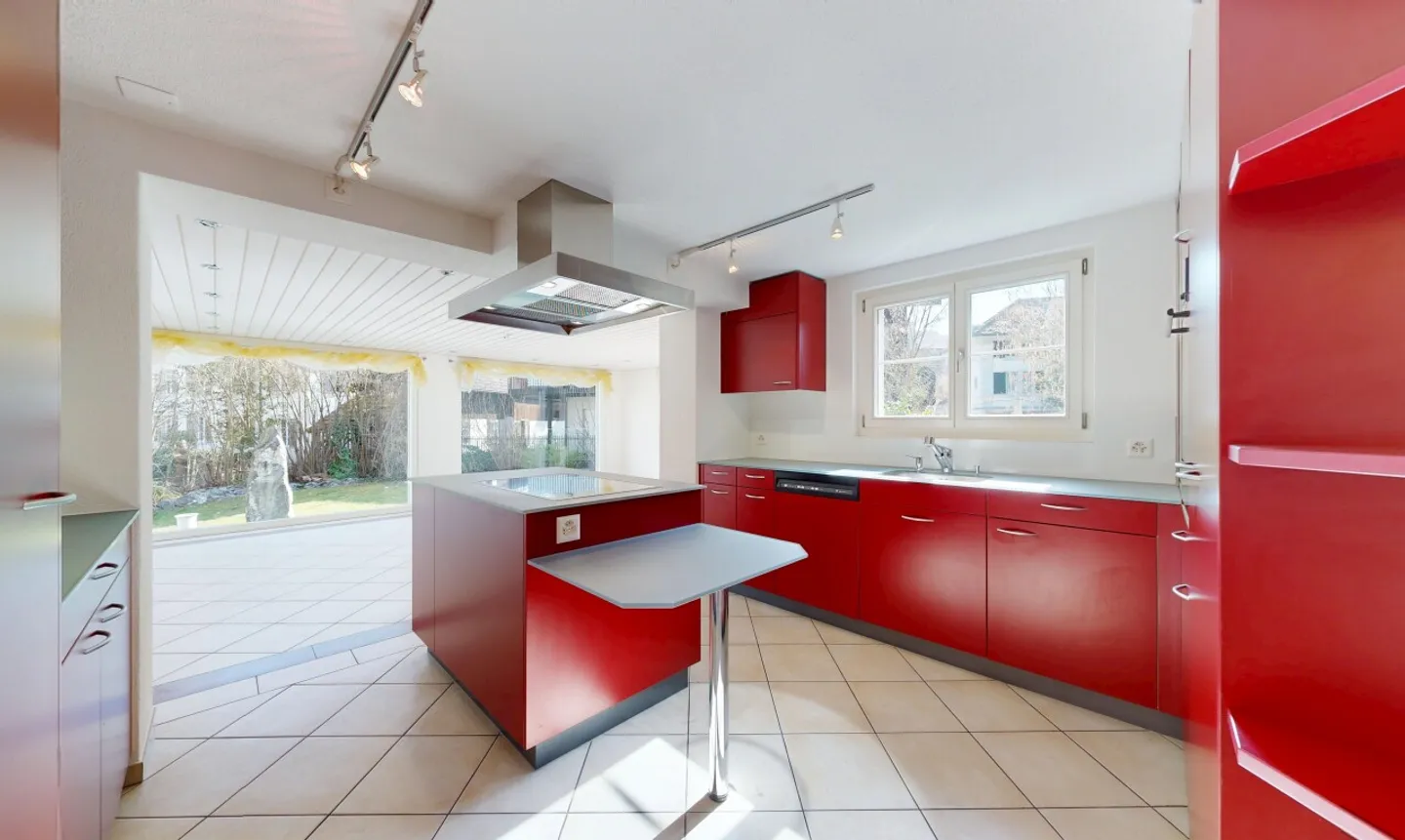 Grosszügiges Einfamilienhaus mit Garten im Zentrum - Photo 3 of 11