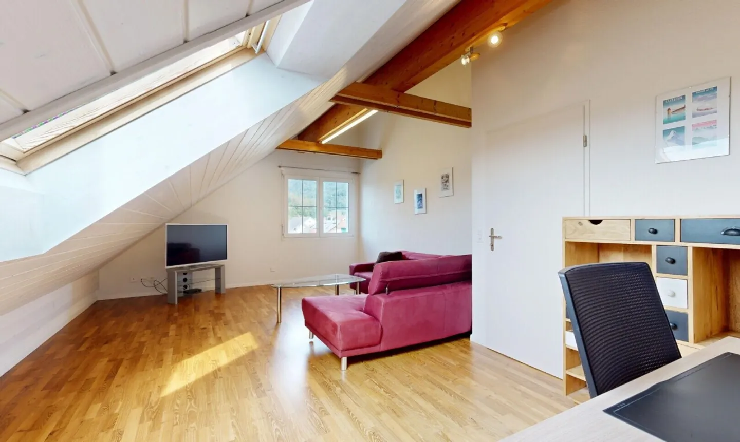 Well-maintained 6.5-room semi-detached house with large garden in Otelfingen - Photo 10 of 11