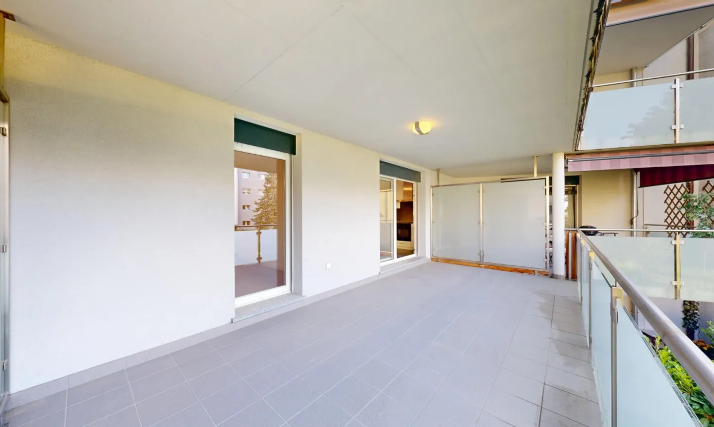 Exklusiv: Helle Wohnung mit großem Balkon-Terrasse - Foto 5 von 11