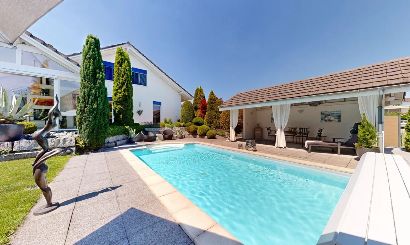 Elegante casa con vista mozzafiato e piscina - Foto 11 di 13