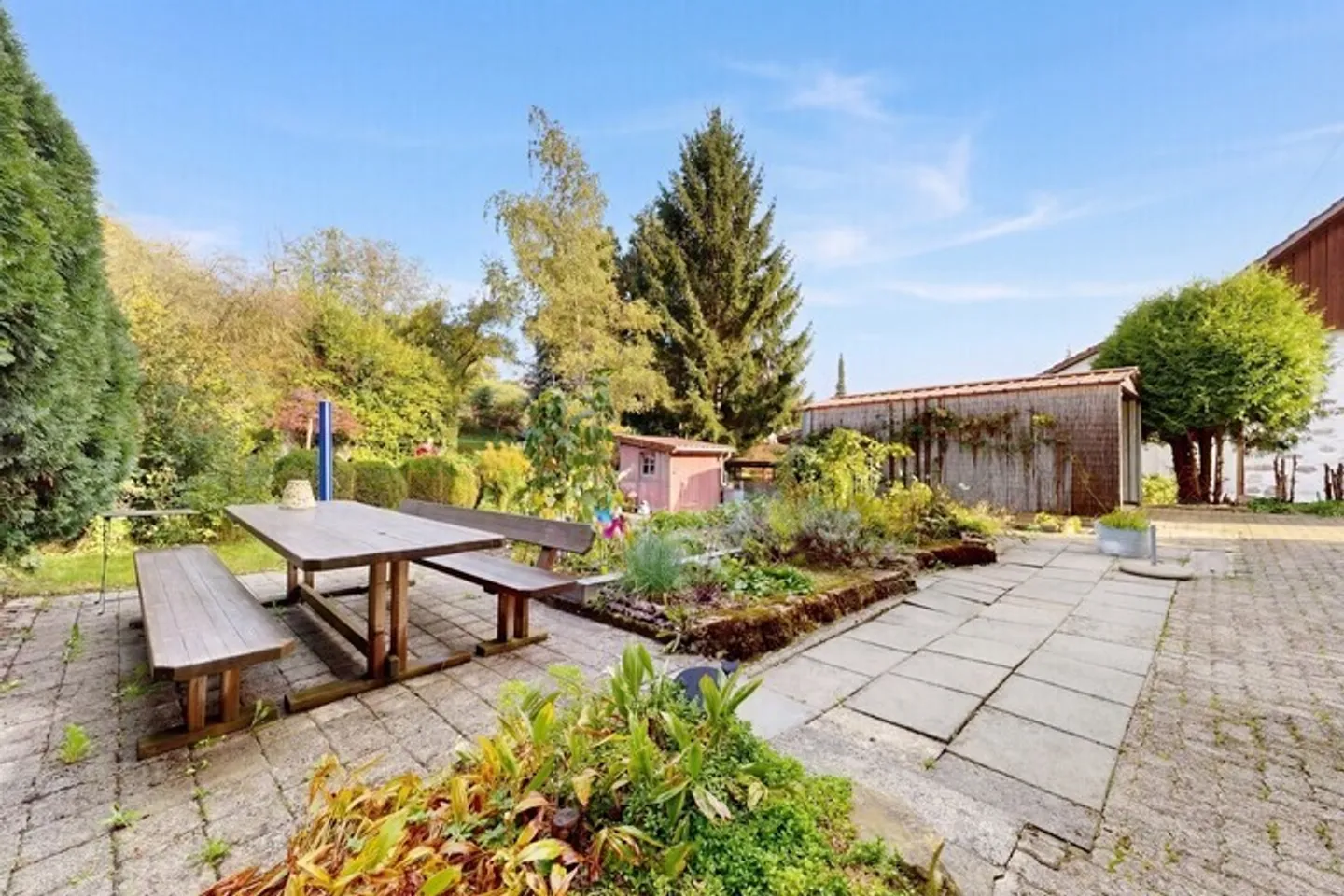 Casa Familiare Atipica Ristrutturata con Giardino e Garage Indipendente - Foto 10 di 11