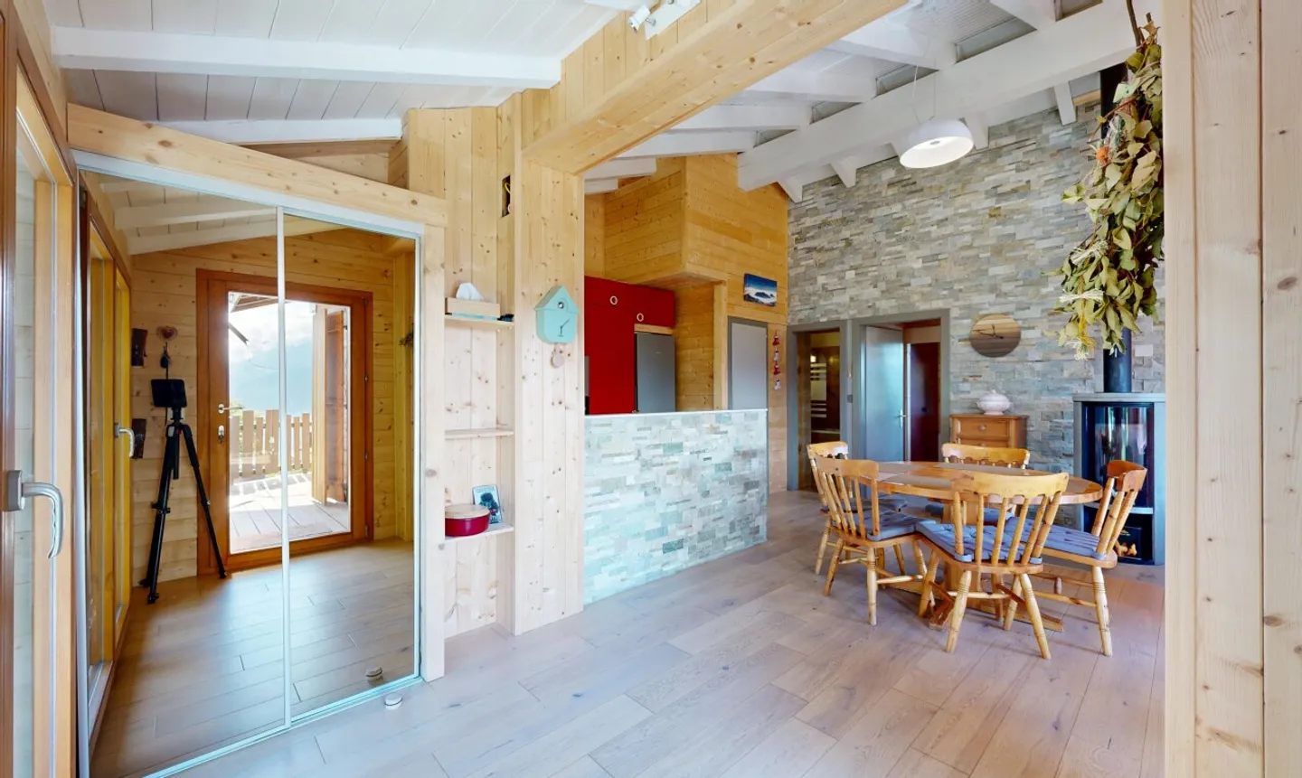 Cozy individual chalet with breathtaking views - Photo 7 of 11