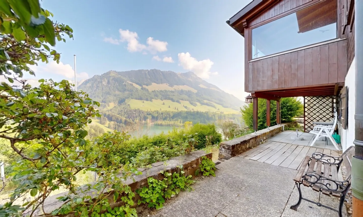 Bucolic Chalet mit Panoramablick auf den Montsalvens-See - Foto 1 von 11