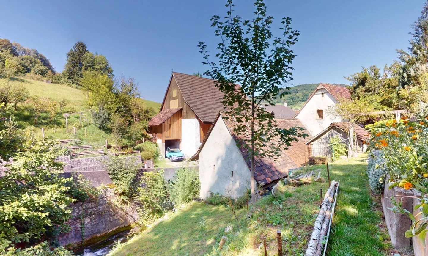Project plot with development potential in a central location - Photo 4 of 11