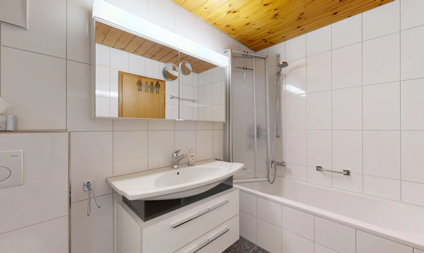 Charmante Dachwohnung mit Bergblick - Foto 10 von 11