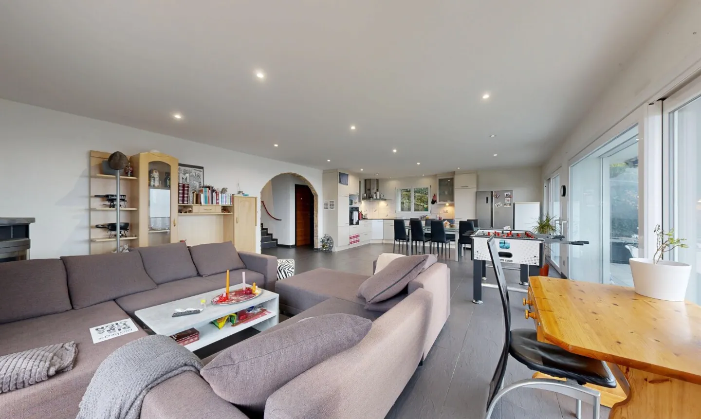 This magnificent house with a view of the lake! - Photo 8 of 11