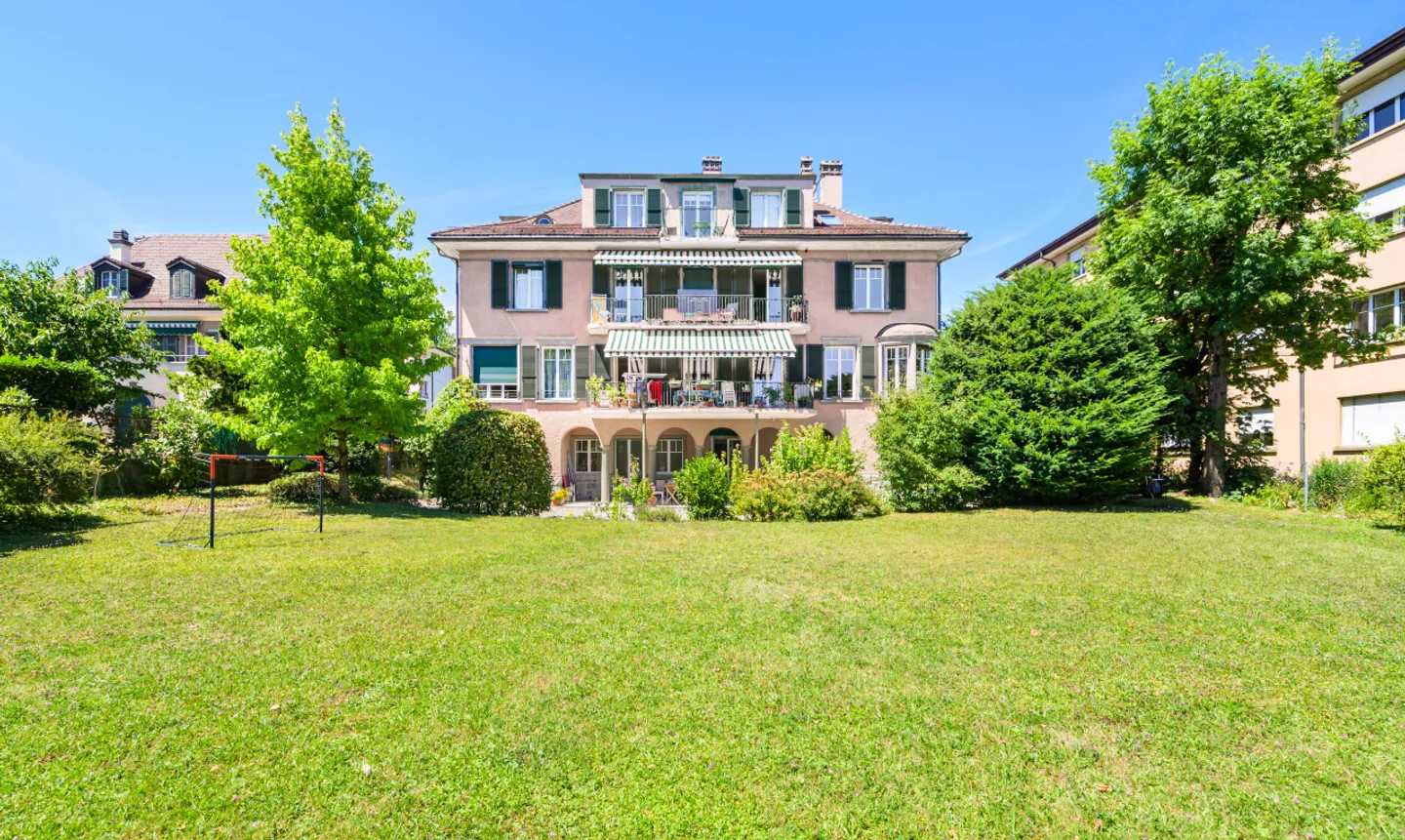 Prestige and Rarity in Lausanne – Character Apartment with Garden - Photo 8 of 11