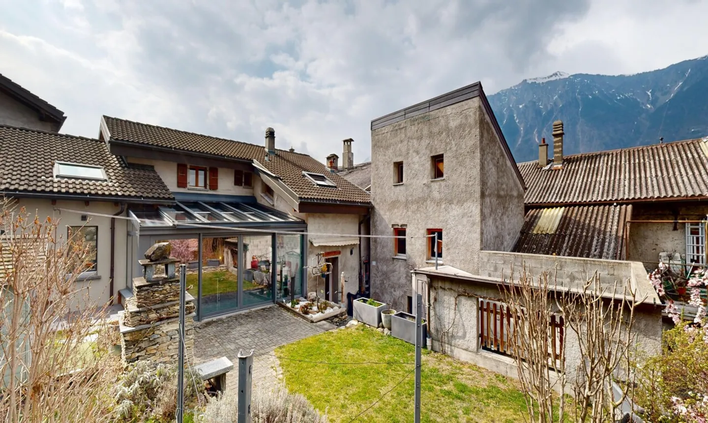 Rare! Large renovated village house with Carnotzet - Photo 10 of 11