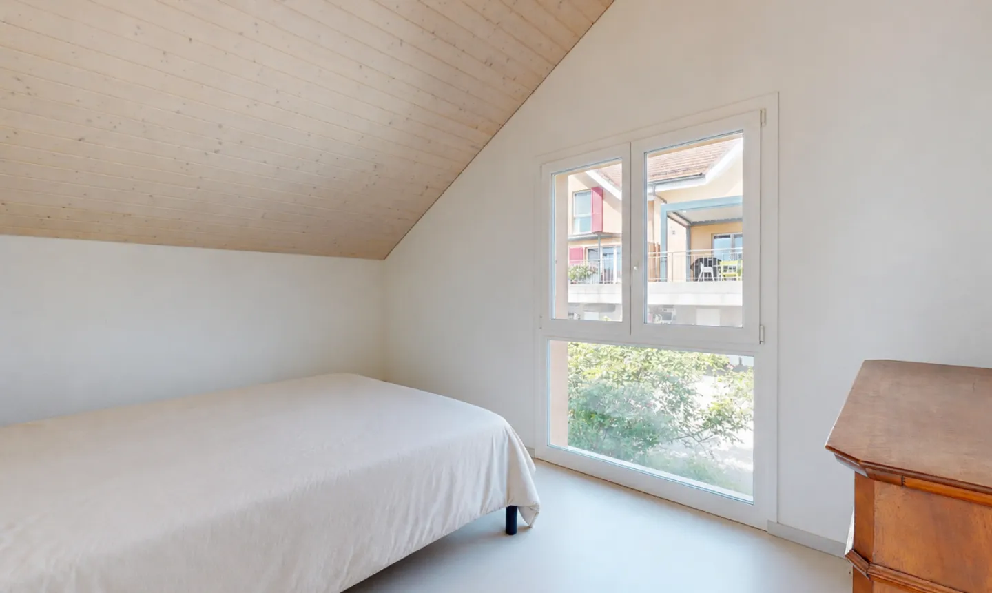 Schönes Einfamilienhaus mit 5,5 Zimmern - Foto 8 von 11