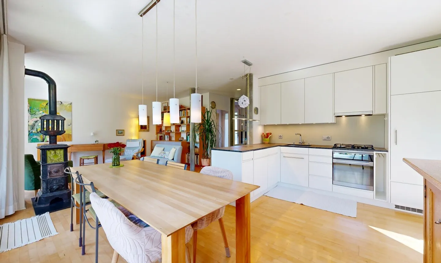 7.5-Room Corner House in Rüfenach: Plenty of Space for Family and Home Office - Photo 5 of 11