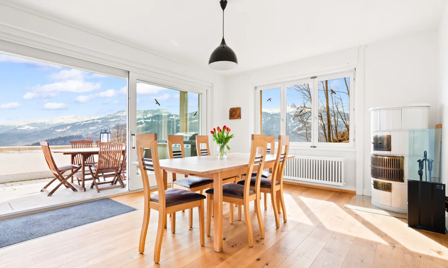 Panorama, Discretion and Space – House in Walenstadtberg - Photo 3 of 11