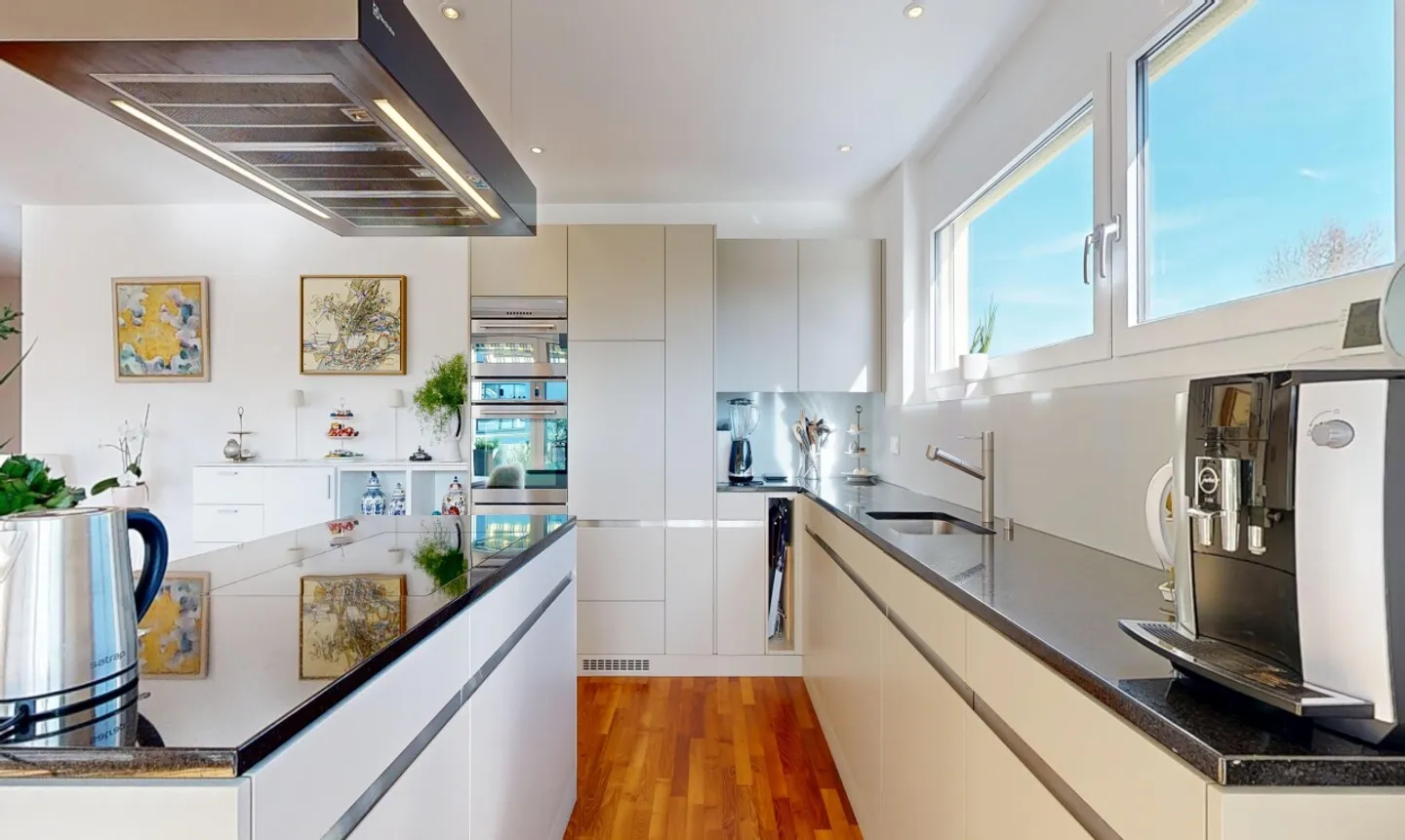 Living with Comfort: 4.5 Rooms, Spacious and Modern - Photo 4 of 11