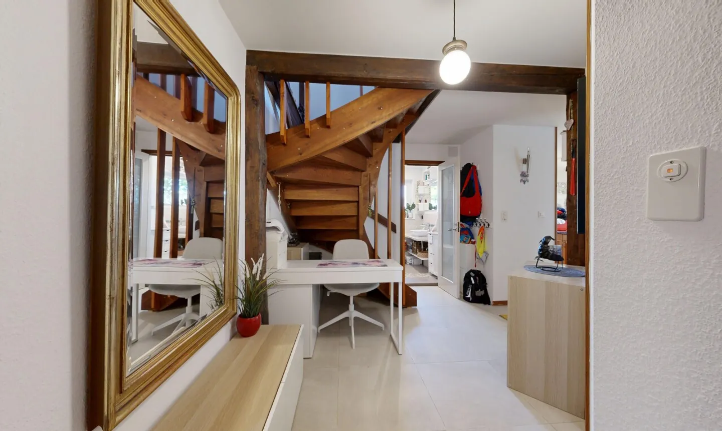 Agréable 4.5p avec 1043 m2 de jardin privatif - Foto 7 von 11