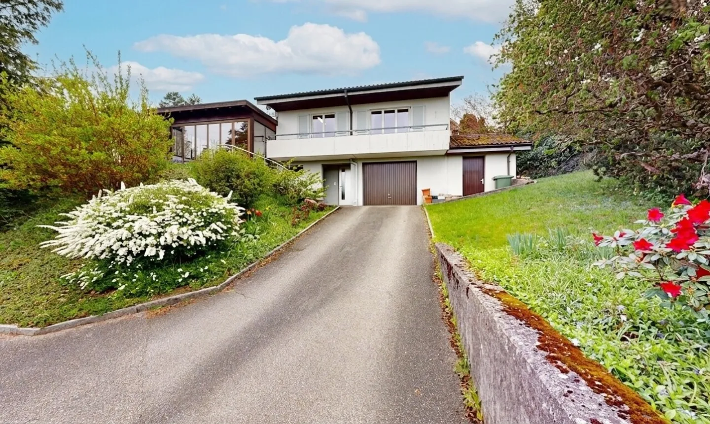 Charmante maison de 4,5 pièces avec vue dégagée et grand terrain - Photo 1 sur 11