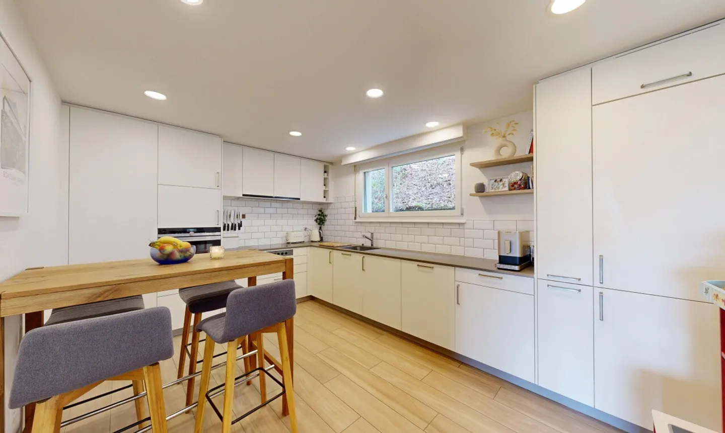 Renovated family house in the heart of Blonay, just steps from the center - Photo 4 of 11