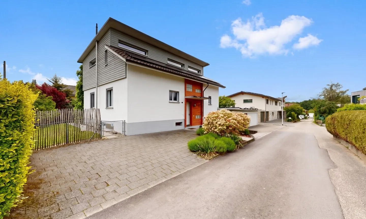 Grosszügiges Einfamilienhaus in Langenthal - Photo 1 sur 11