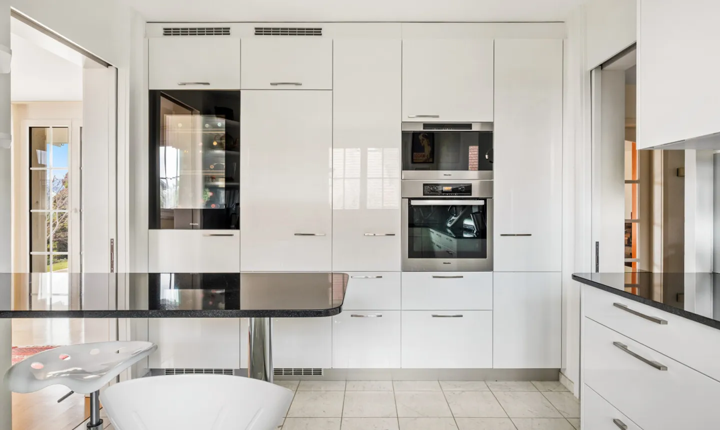 Lusso e charme uniti - Proprietà da sogno a Oberwil - Foto 4 di 11