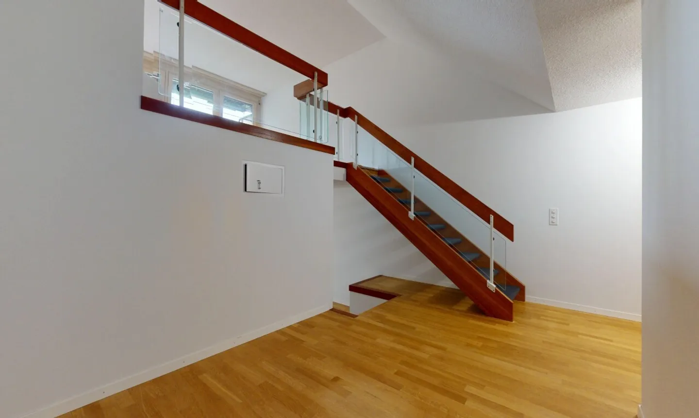 Appartement en duplex de 2,5 pièces à Birmensdorf - Waldegg - Photo 2 sur 13