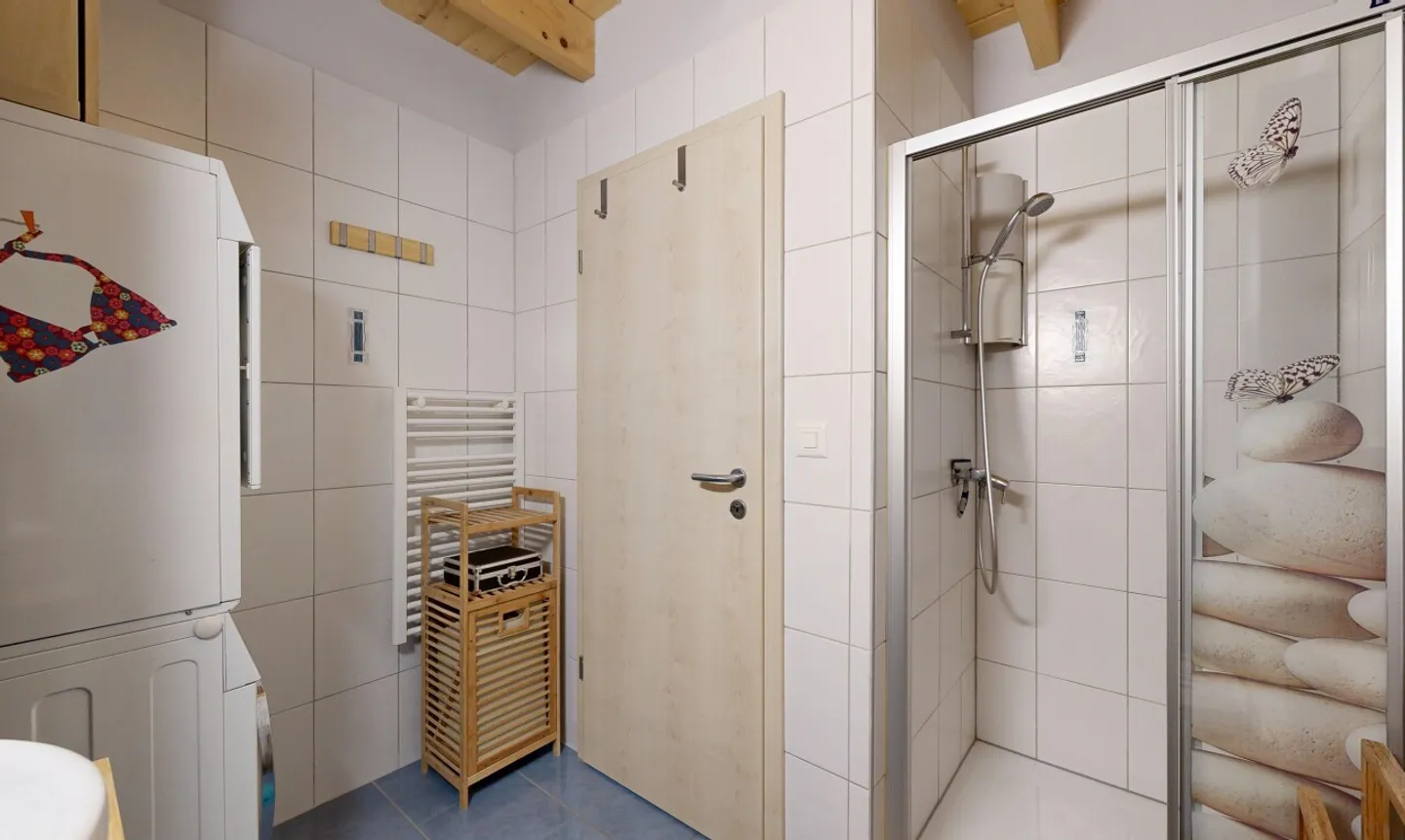 Charming Family Home with Garden - Photo 8 of 11