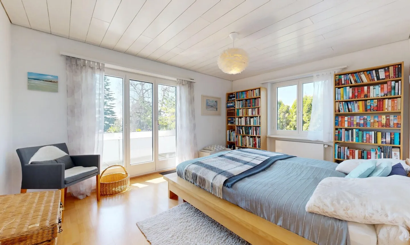 Paradisiacal 5.5-Room Single-Family House with Apartment - Photo 8 of 13