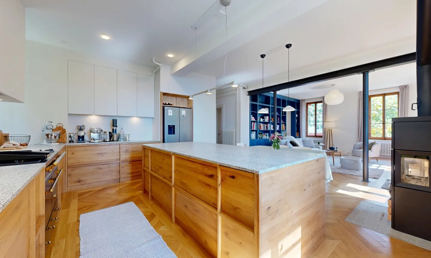 Magnificent renovated garden-level apartment in Saint-Légier - Photo 7 of 11