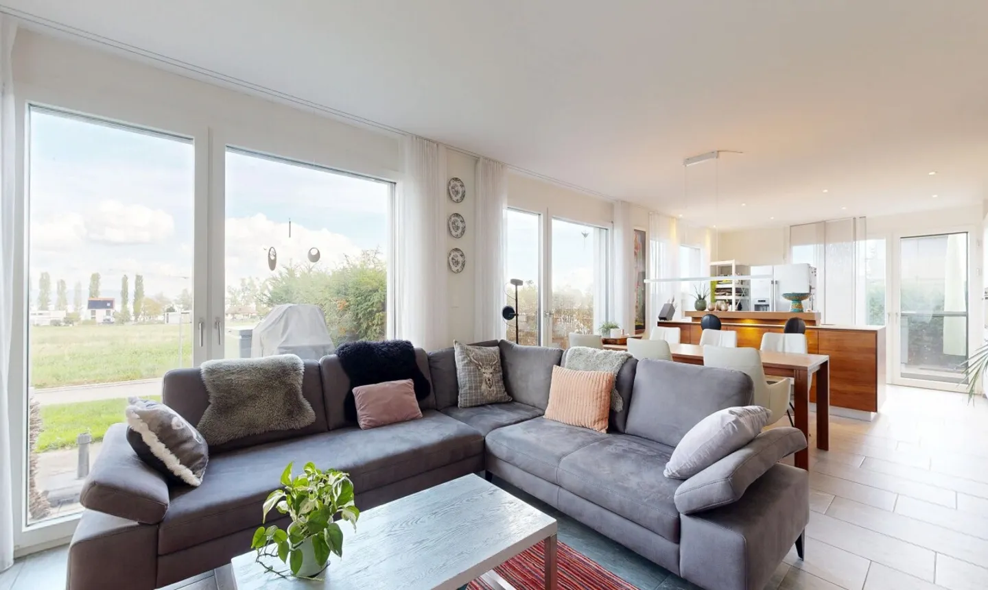 Appartement de jardin exclusif de 4,5 pièces avec vue sur le lac et équipements de qualité - Photo 2 sur 11