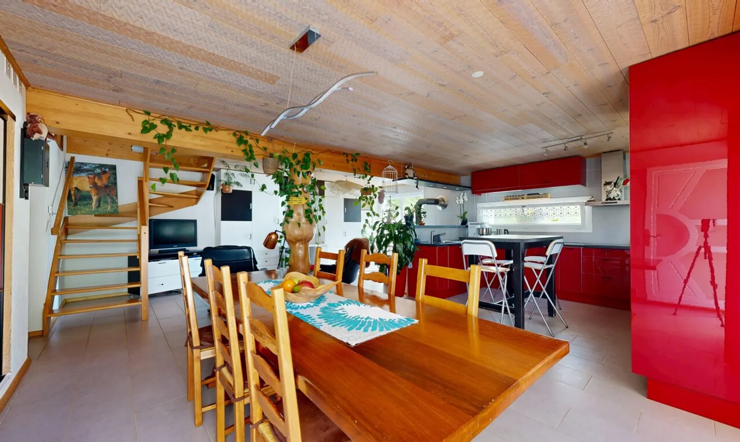 Les Bayards: Ancienne ferme avec grange et appartements - Photo 4 sur 11