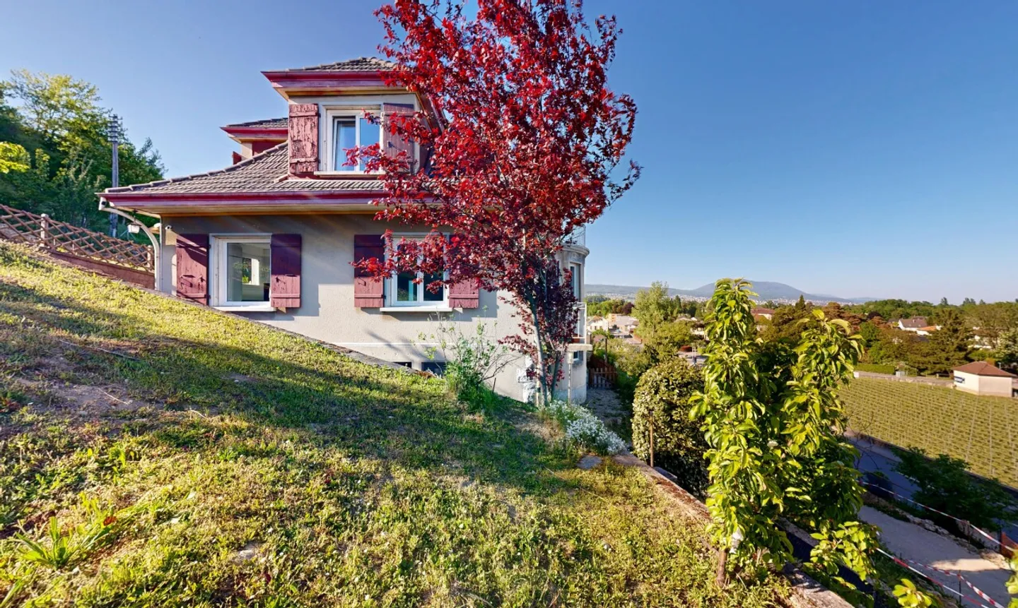 Villa 8 camere a Cortaillod: volumi eccezionali e 4 camere da letto - Foto 1 di 13