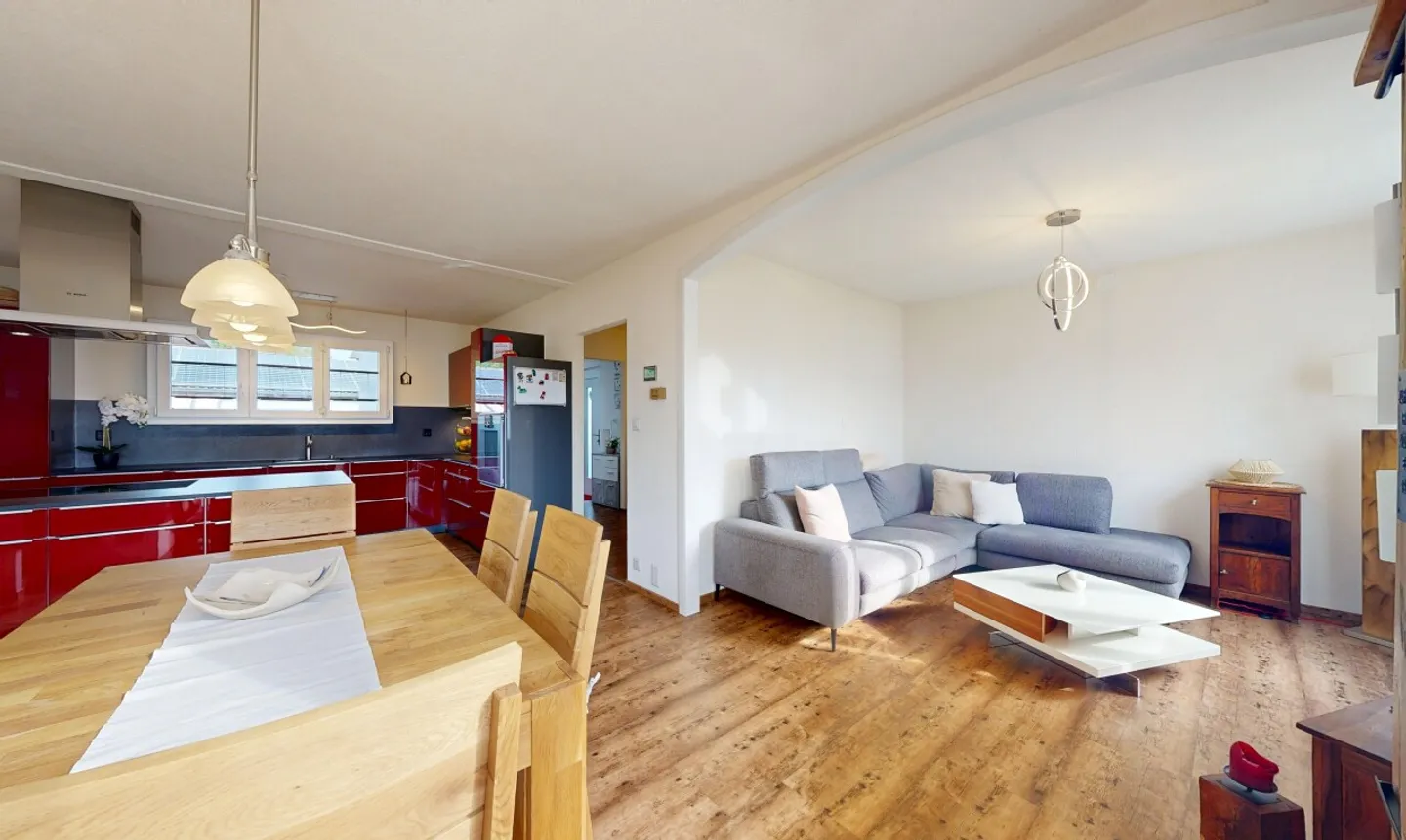 Renovated Family House: Garden, Terrace & Independent Potential - Photo 4 of 11