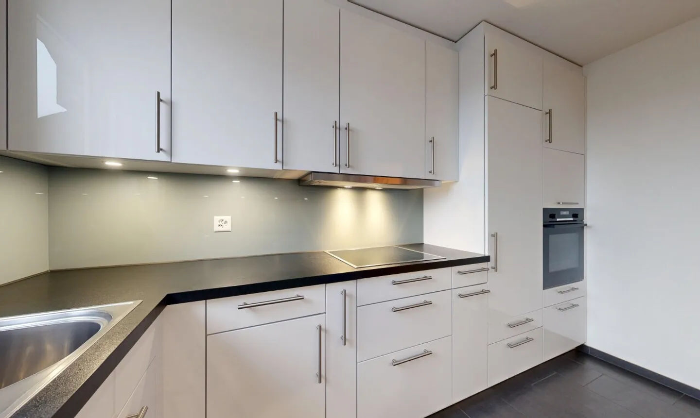 Attico con vista panoramica, camino e soffitta ampliabile - Foto 7 di 11