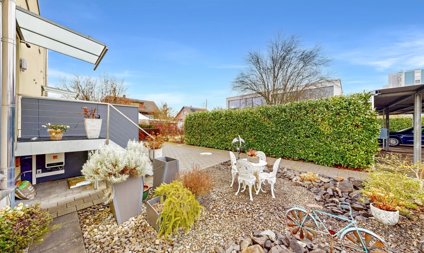 Stilvolles Wohnen - Moderne Doppelhaushälfte mit viel Potenzial - Foto 2 von 11