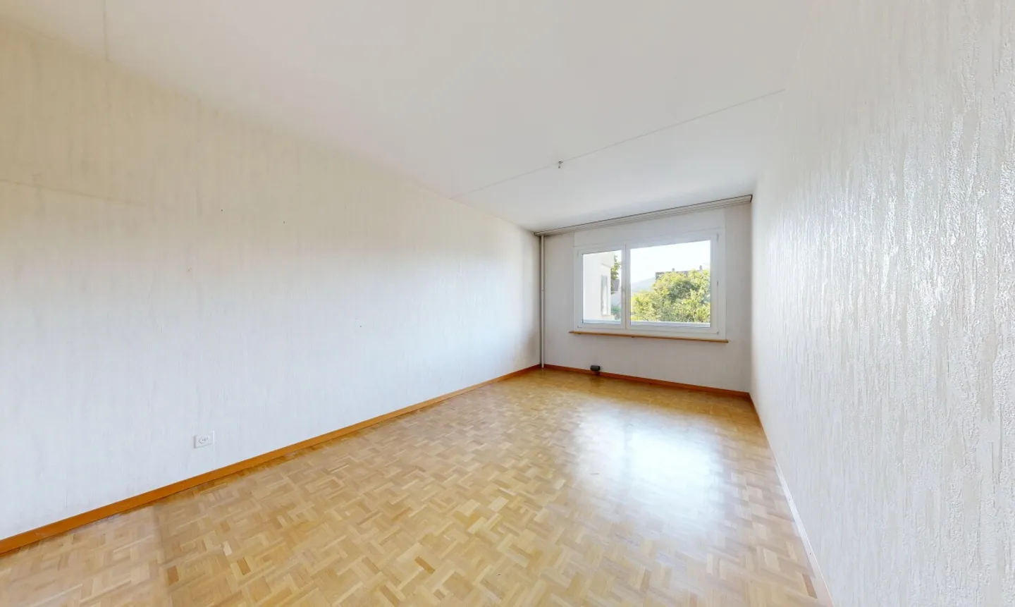Practical 4-room apartment with large balcony in the Längi district - Photo 5 of 11